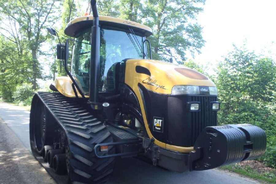 naudotas CAT traktorius